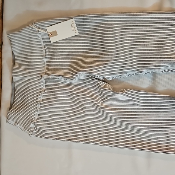 NWT Good American white & black seamless ribbed leggings size 3/4 - Picture 4 of 9